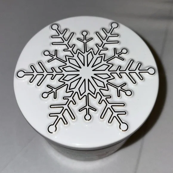 Bath & Body Works 3 wick candle Feliz Navidad Champurrado scent new in package - Picture 2 of 4